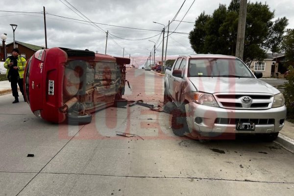 Circuló por Thorne en contramano y chocó 4 rodados FM Fuego