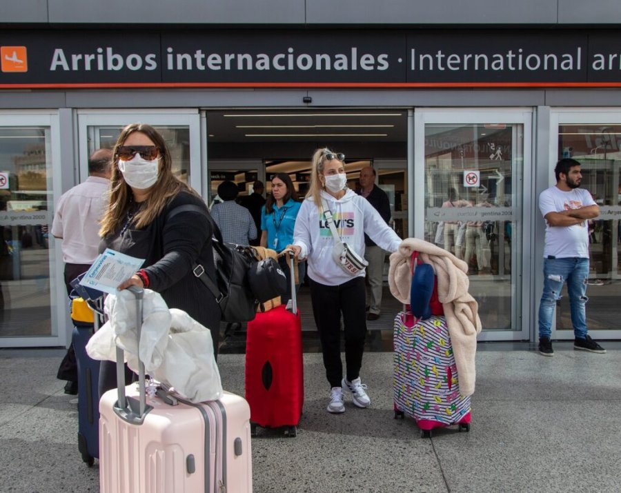 zzzznacg2NOTICIAS ARGENTINAS BAIRES, DICIEMBRE 2: (ARCHIVO) El Gobierno nacional publicó hoy los requisitos para argentinos y extranjeros que ingresen al país durante la pandemia de Covid-19, ya sea por viajes laborales, de turismo o familiares.<br>Foto NA: DANIEL VIDES zzzz