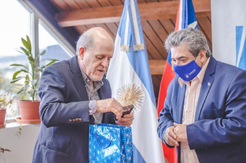 La Municipalidad de Ushuaia agradeció al cónsul de Chile en su despedida de la ciudad