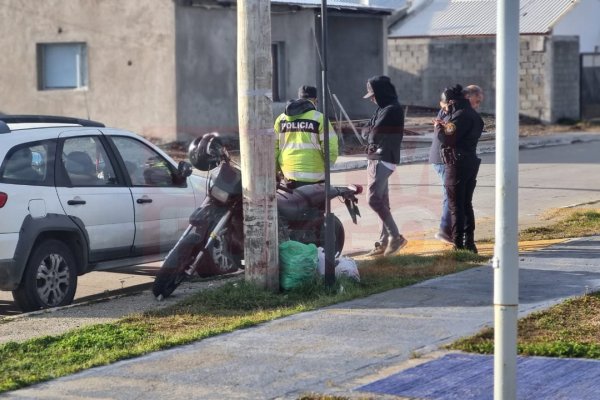 Motociclista lesionado tras un accidente en el barrio Chacra 4
