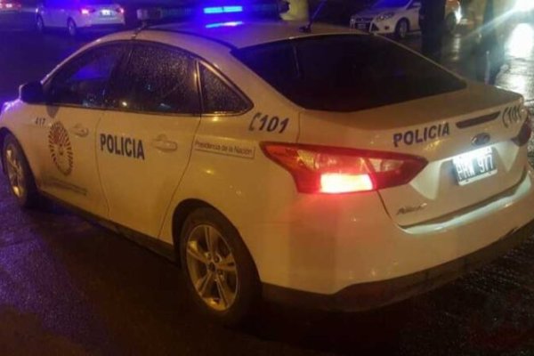 Detienen a dos jóvenes por robarle una bolsa con ropa a un hombre en la Margen Sur