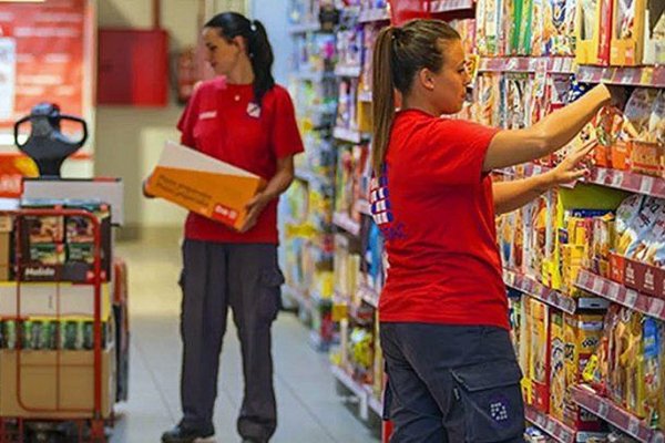 Grandes supermercados no pagarán el aumento de abril a sus empleados