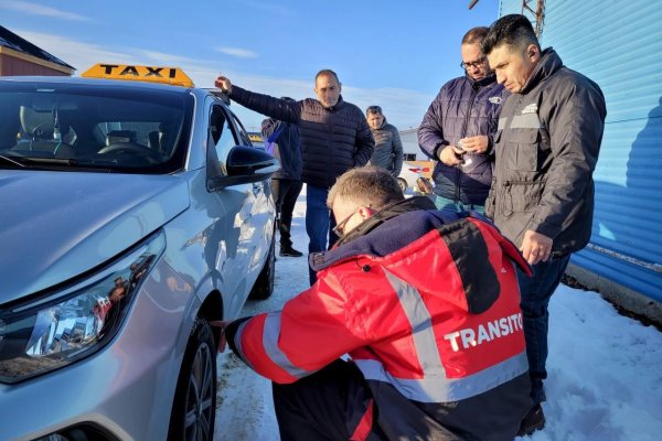 El Municipio de Tolhuin trabaja junto a la Cooperativa de Taxis en el marco del Operativo Invierno 2025