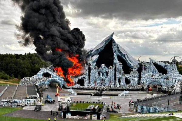El escenario principal de Tomorrowland Bélgica fue consumido por las llamas