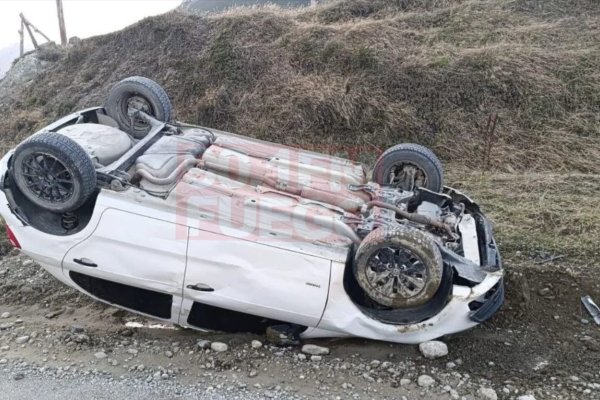 Perdió el control del auto y volcó sobre la Ruta 3 al intentar evitar una colisión